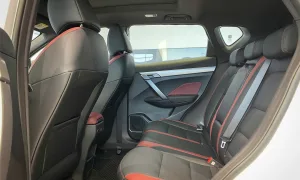 So sánh Skoda Kushaq và Geely New Coolray: Chênh 50 triệu nên mua xe nào?