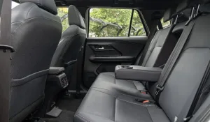 So sánh Skoda Kushaq và Toyota Yaris Cross: Nên mua xe nào năm 2026?